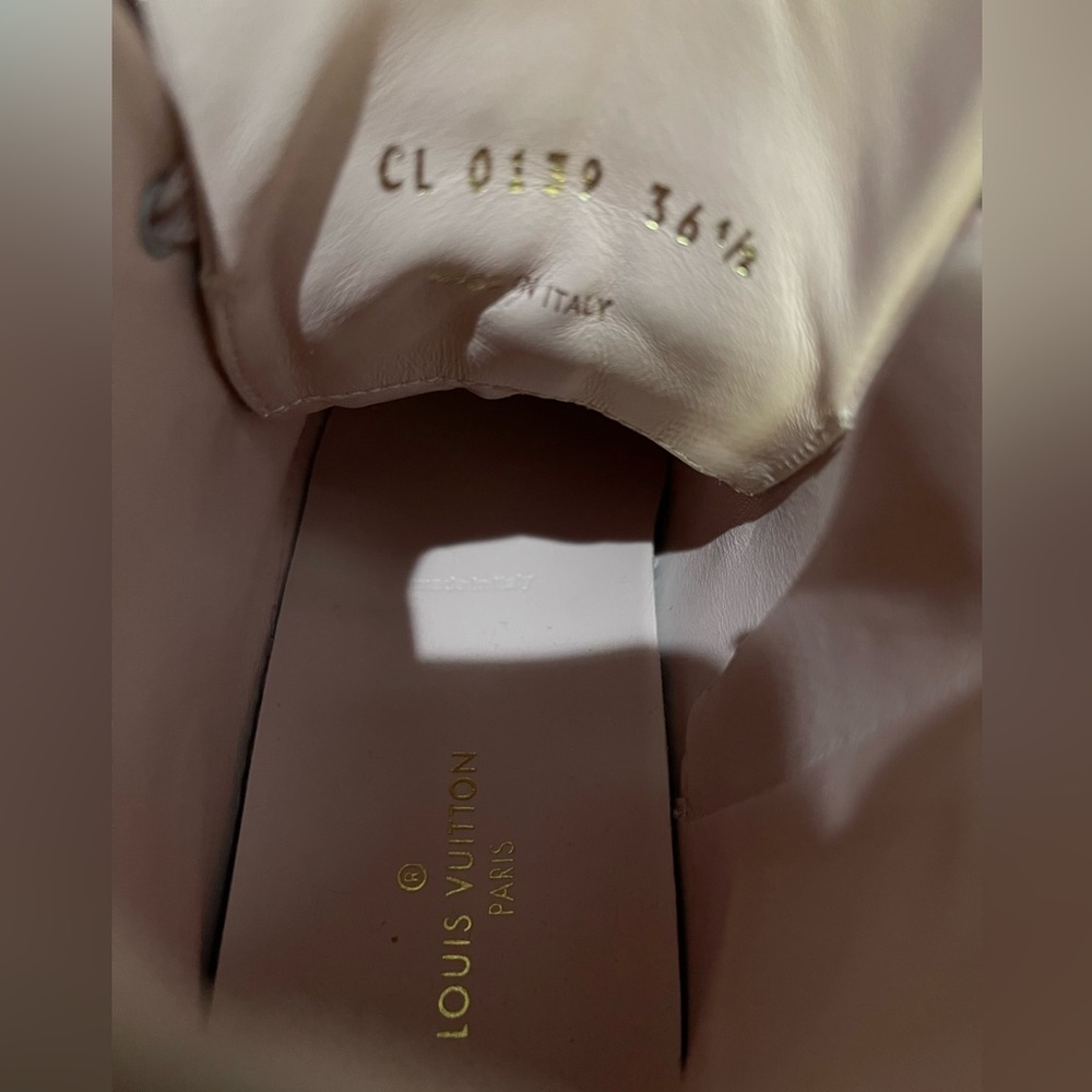 Authentic Louis Vuitton Stellar Leather trainer - Picture 8 of 8